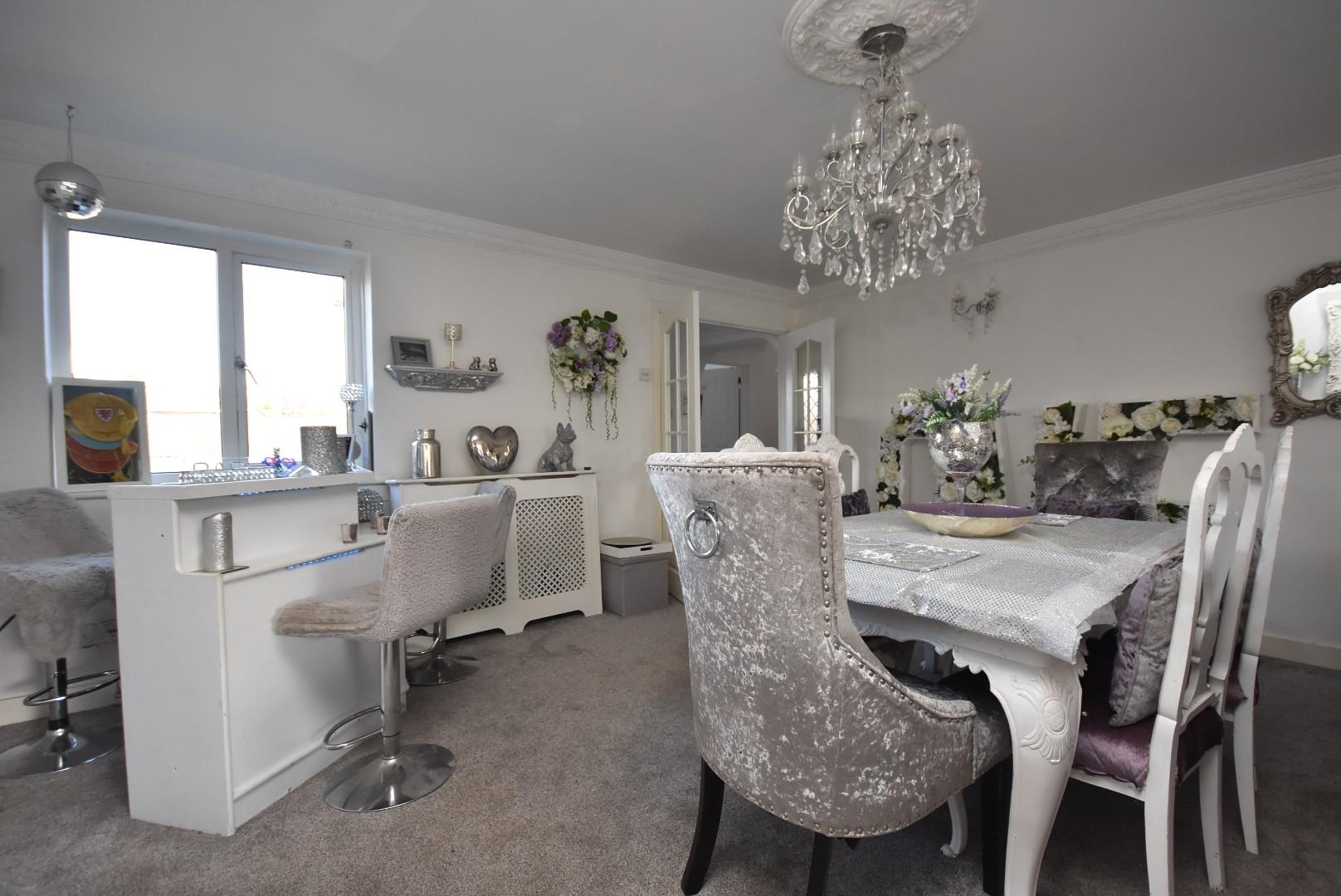 12 Stradling Close, Sully, CF64 5HU